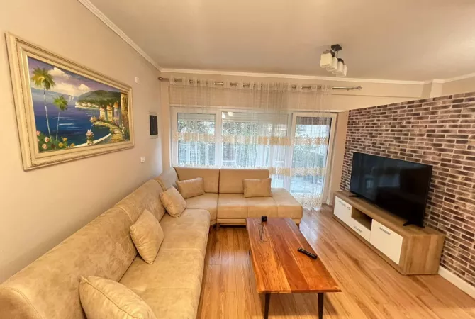 Shtepi me qera 2+1 ne Tirane - 700 Euro