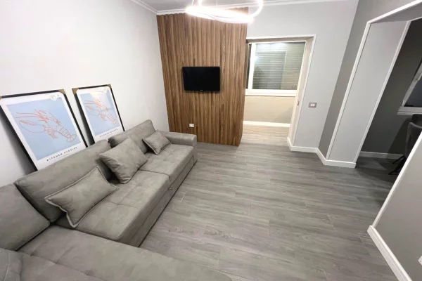 Shtepi me qera 1+1 ne Tirane - 60,000 Leke