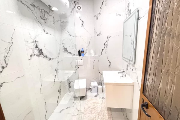 Shtepi me qera 1+1 ne Tirane - 80,000 Leke