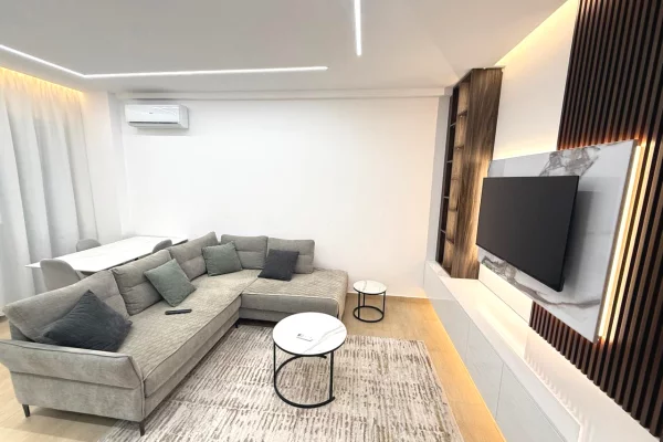 Shtepi me qera Apartament ne Tirane, 1+1, Mobilimi E mobiluar, Pagesa 80,000  Leke.