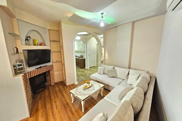 Shtepi me qera 1+1 ne Tirane - 60,000 Leke