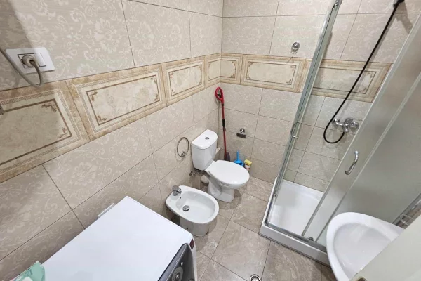 Shtepi me qera Apartament ne Tirane, 1+1, Mobilimi E mobiluar, Pagesa 60,000  Leke.