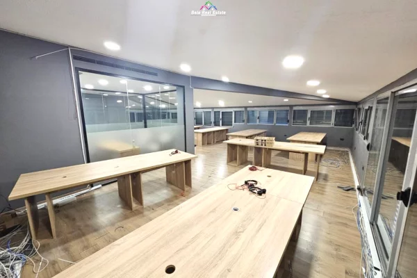 Ambient biznesi me qera 3+1 ne Tirane - 200,000 Leke