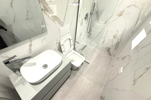 Shtepi me qera 2+1 ne Tirane - 110,000 Leke