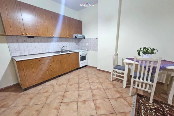 Shtepi me qera Apartament ne Tirane, 1+1, Mobilimi E mobiluar, Pagesa 50,000  Leke.