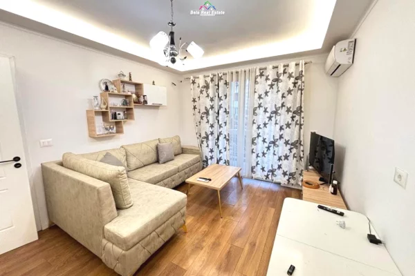 Shtepi me qera 2+1 ne Tirane - 600 Euro