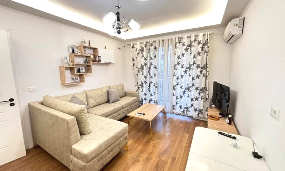 Shtepi me qera Apartament ne Tirane, 2+1, Mobilimi E mobiluar, Pagesa 600  Euro.