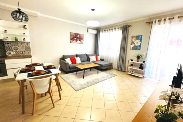 Shtepi me qera 2+1 ne Tirane - 750 Euro