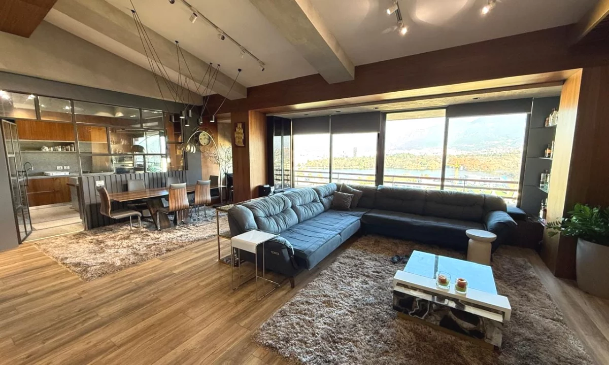 Shtepi me qera Apartament ne Tirane, 3+1, Mobilimi E mobiluar, Pagesa 190,000  Leke.