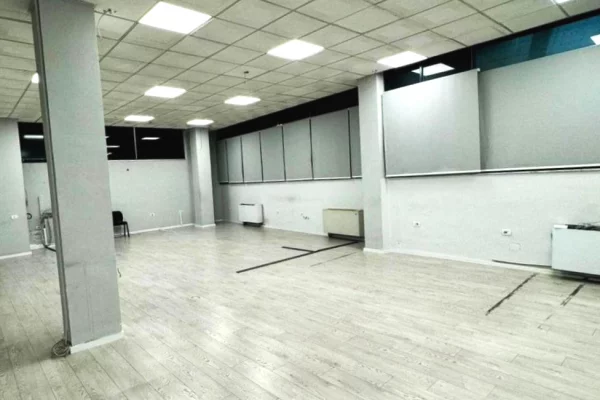 Ambient biznesi me qera 3+1 ne Tirane - 5,800 Euro