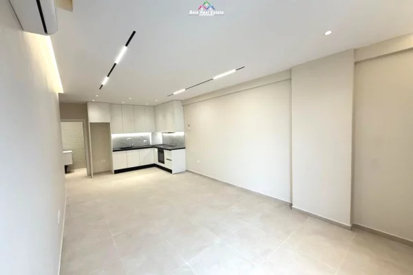 Ambient biznesi me qera 3+1 ne Tirane - 420 Euro