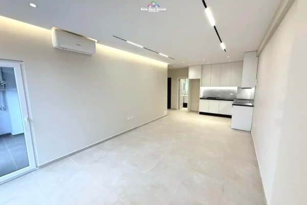 Ambient biznesi me qera 3+1 ne Tirane - 420 Euro