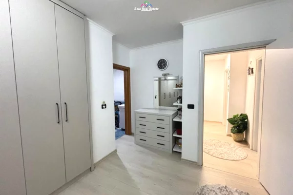 Shtepi me qera Apartament ne Tirane, 2+1, Mobilimi E mobiluar, Pagesa 70,000  Leke.