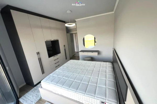 Shtepi me qera Apartament ne Tirane, 2+1, Mobilimi E mobiluar, Pagesa 1,500  Euro.