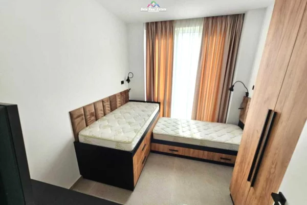 Shtepi me qera Apartament ne Tirane, 2+1, Mobilimi E mobiluar, Pagesa 1,300  Euro.