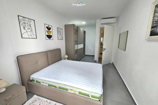 Shtepi me qera Apartament ne Tirane, 2+1, Mobilimi E mobiluar, Pagesa 1,200  Euro.