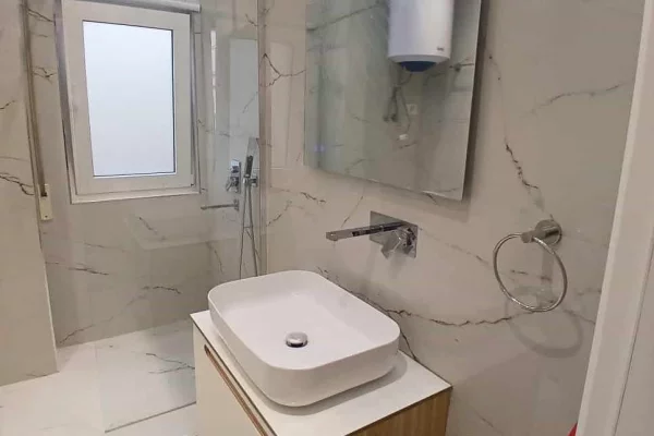 Shtepi me qera Apartament ne Tirane, 2+1, Mobilimi E mobiluar, Pagesa 100,000  Leke.