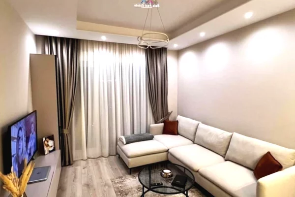 Shtepi me qera 2+1 ne Tirane - 80,000 Leke