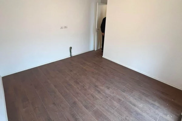 Zyre Me Qera 2+1+2 Tek Pazari i Ri (ID BZ2745) Tirane​