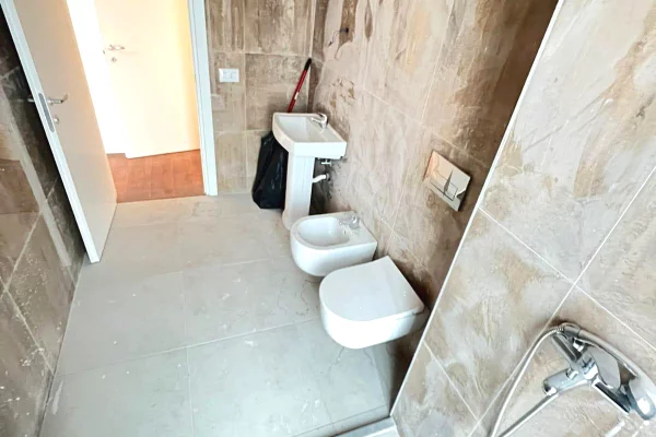 Zyre Me Qera 2+1+2 Tek Pazari i Ri (ID BZ2745) Tirane​