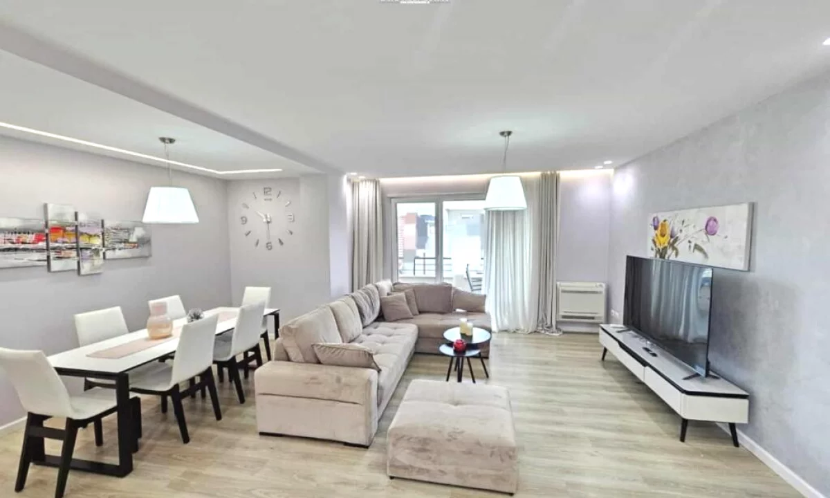 Shtepi me qera Apartament ne Tirane, 3+1, Mobilimi E mobiluar, Pagesa 1,350  Euro.