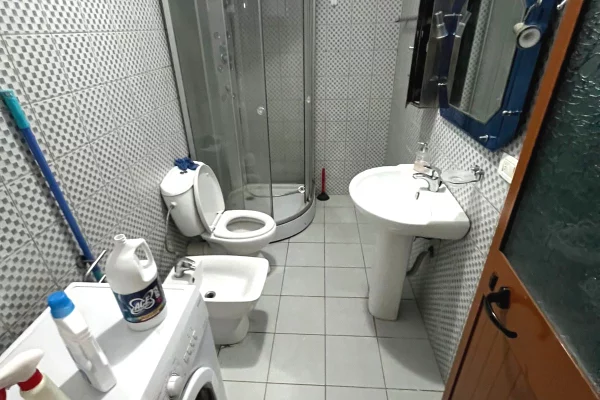 Shtepi me qera 1+1 ne Tirane - 410 Euro