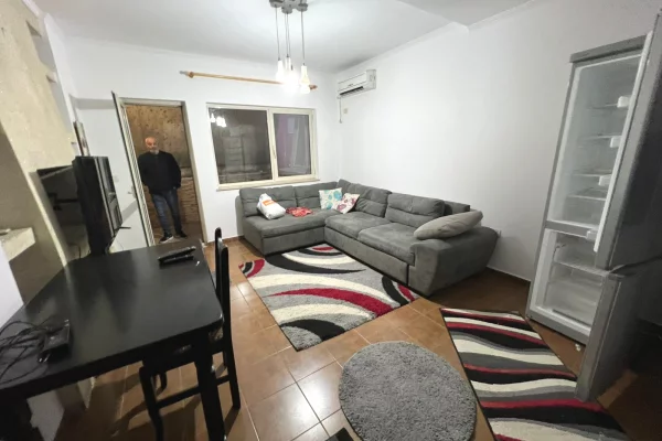 Shtepi me qera Apartament ne Tirane, 1+1, Mobilimi E mobiluar, Pagesa 410  Euro.