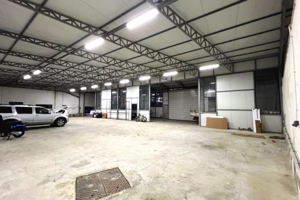 Ambient biznesi me qera 4+1 ne Tirane - 3,500 Euro