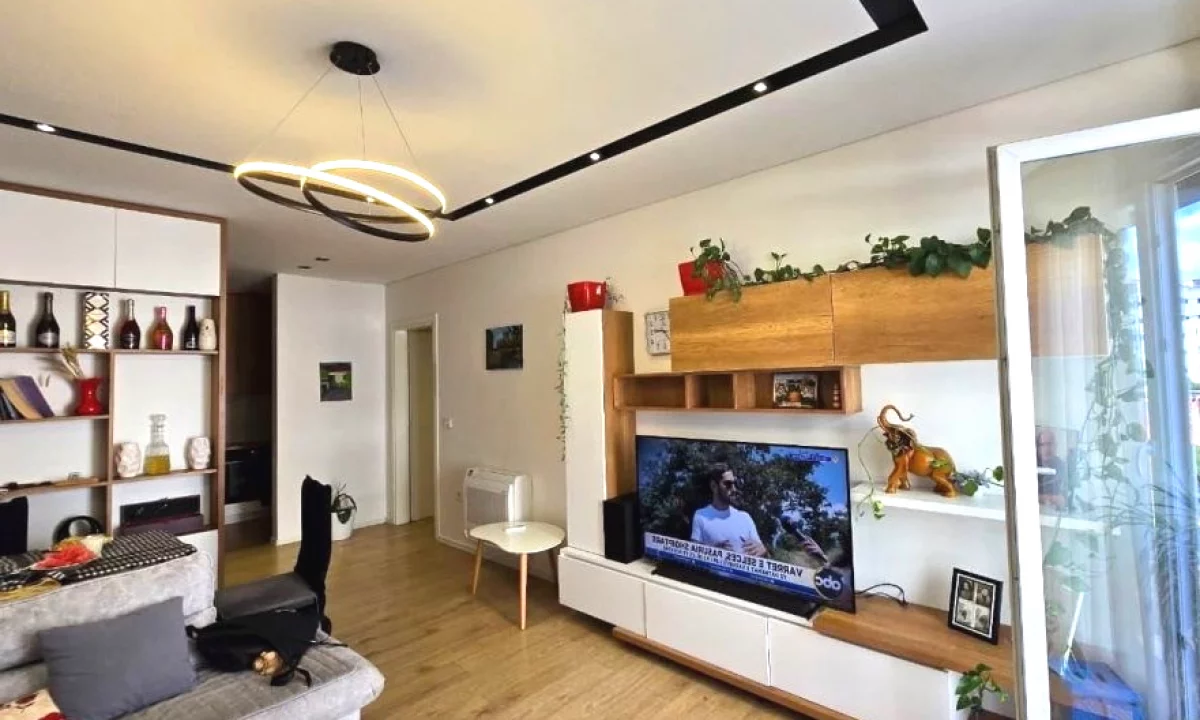 Shtepi ne shitje Apartament ne Tirane, 2+1, Mobilimi E mobiluar, Pagesa 295,000  Euro.