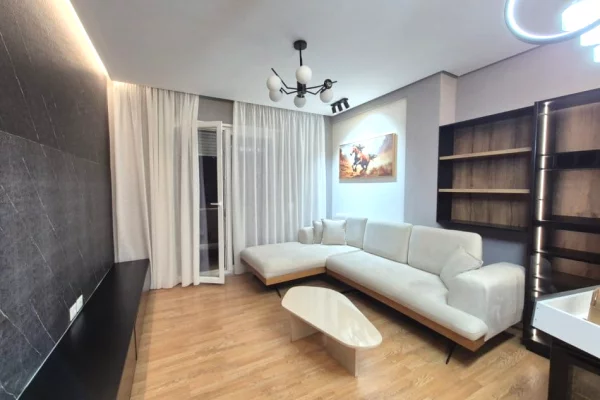 Shtepi me qera 2+1 ne Tirane - 1,200 Euro