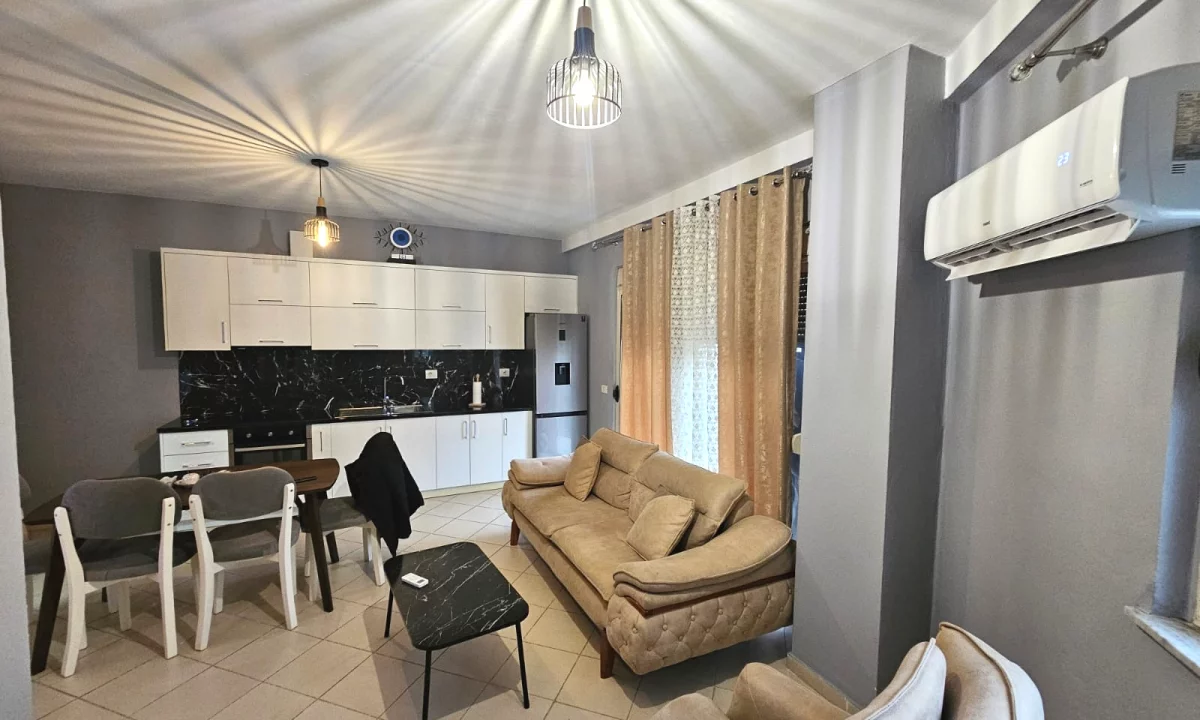 Shtepi me qera Apartament ne Tirane, 1+1, Mobilimi E mobiluar, Pagesa 550  Euro.