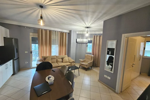 Shtepi me qera Apartament ne Tirane, 1+1, Mobilimi E mobiluar, Pagesa 550  Euro.