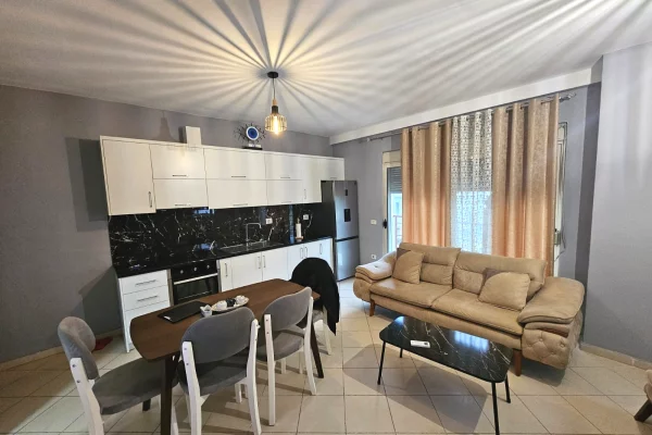 Shtepi me qera Apartament ne Tirane, 1+1, Mobilimi E mobiluar, Pagesa 550  Euro.