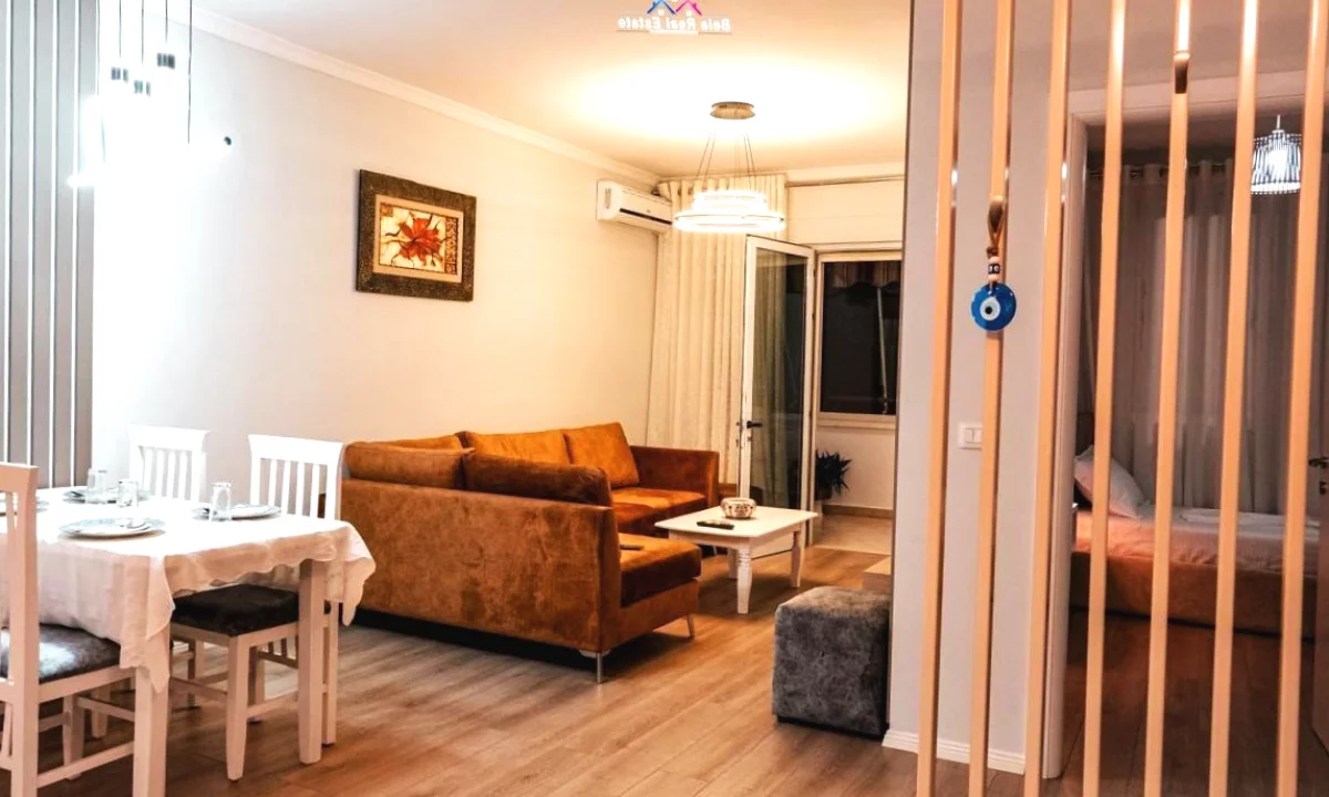 Shtepi me qera Apartament ne Tirane, 2+1, Mobilimi E mobiluar, Pagesa 1,200  Euro.