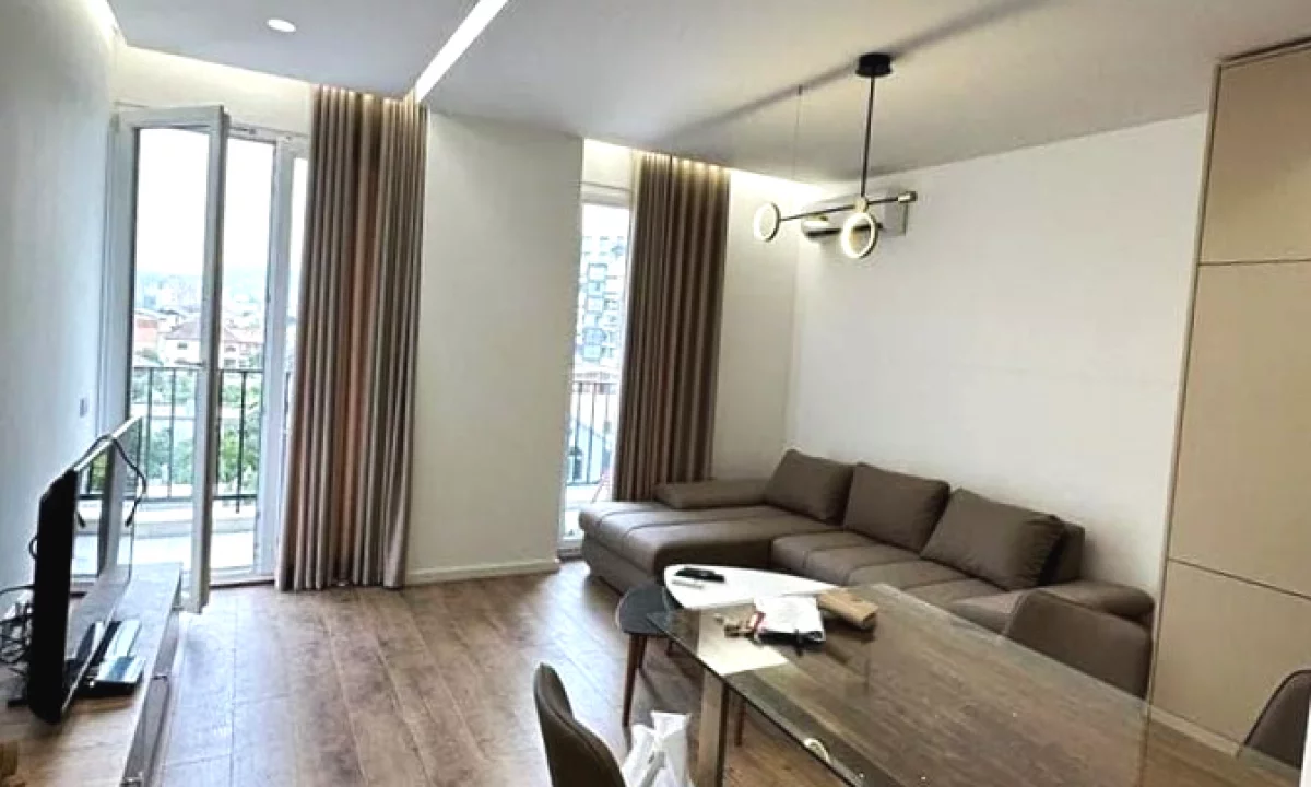 Shtepi me qera Apartament ne Tirane, 1+1, Mobilimi E mobiluar, Pagesa 550  Euro.