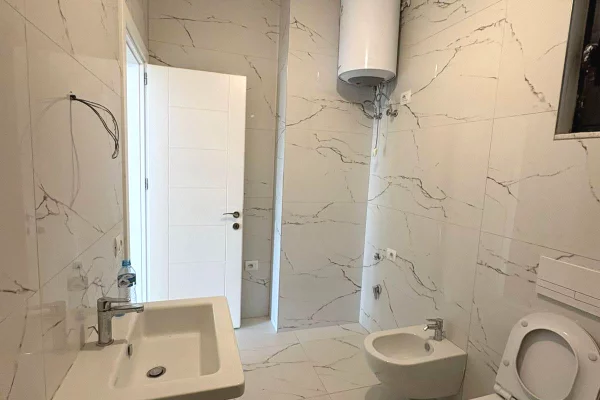 Zyre me qera 2+1 ne Porcelan (ID BZ2689) Tirane