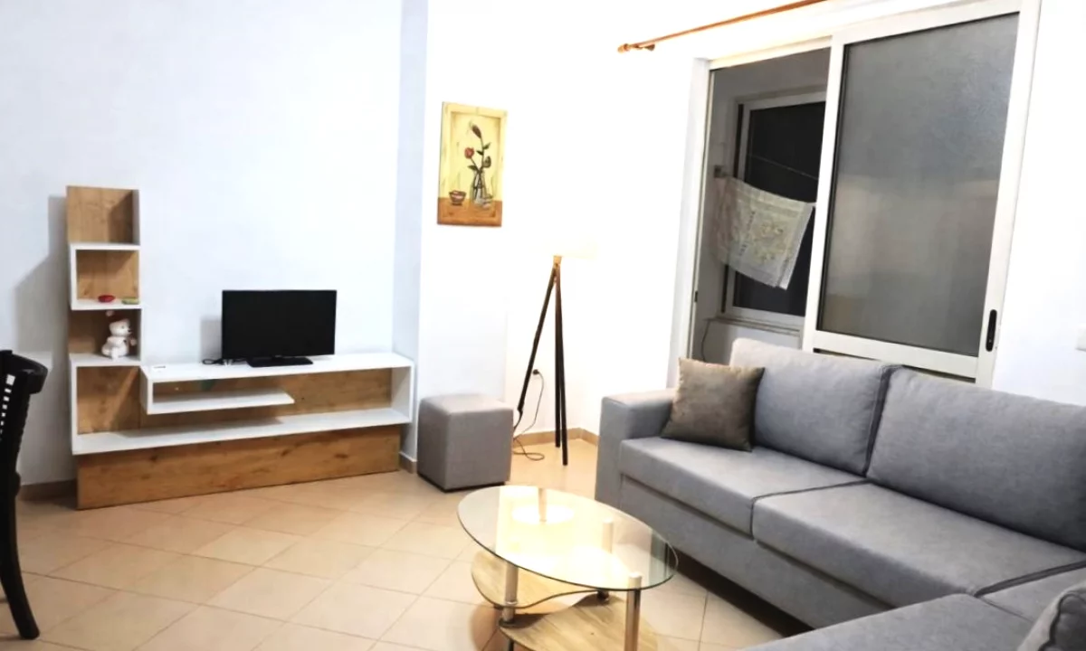 Shtepi me qera Apartament ne Tirane, 1+1, Mobilimi E mobiluar, Pagesa 45,000  Leke.