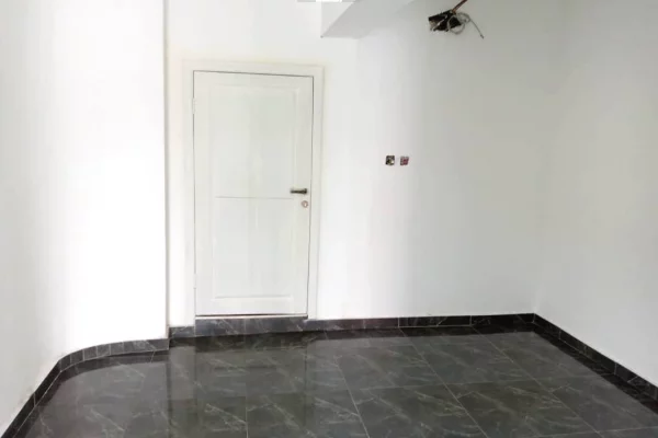 Ambient biznesi me qera 1+1 ne Tirane - 40,000 Leke