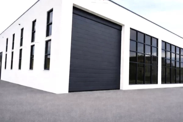 Ambient biznesi me qera 4+1 ne Tirane - 4,200 Euro