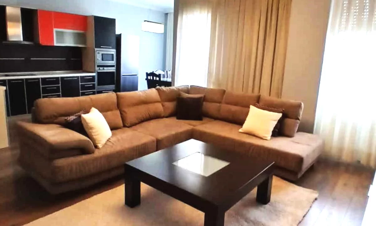 Shtepi me qera Apartament ne Tirane, 2+1, Mobilimi E mobiluar, Pagesa 80,000  Leke.