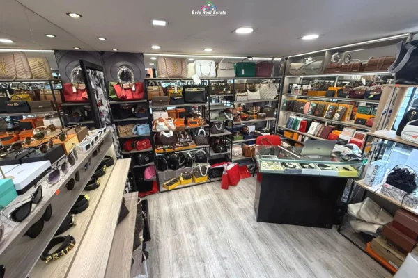 Dyqan Me Qera Tek Pazari i Ri (ID BD21786) Tirane