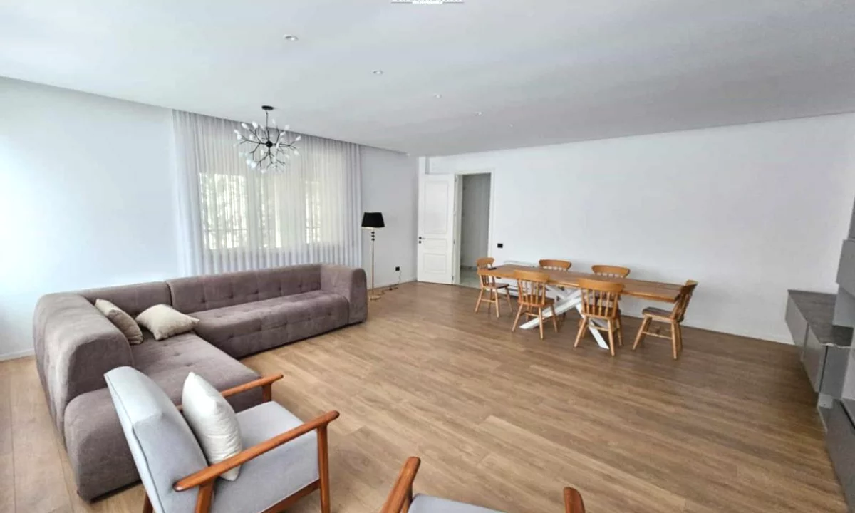 Shtepi me qera Apartament ne Tirane, 5+1, Mobilimi E mobiluar, Pagesa 2,500  Euro.