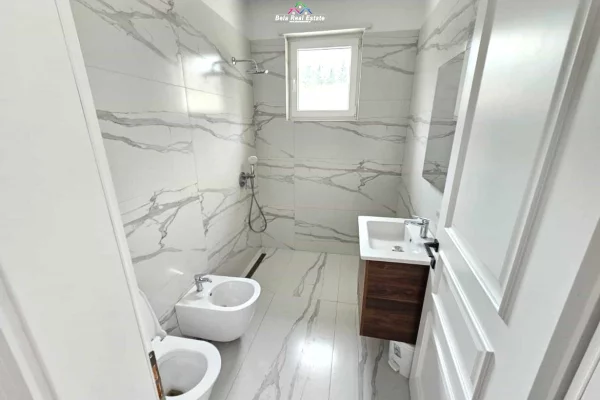 Shtepi me qera Apartament ne Tirane, 5+1, Mobilimi E mobiluar, Pagesa 2,500  Euro.