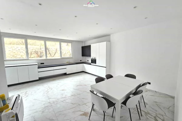 Shtepi me qera Apartament ne Tirane, 5+1, Mobilimi E mobiluar, Pagesa 2,500  Euro.