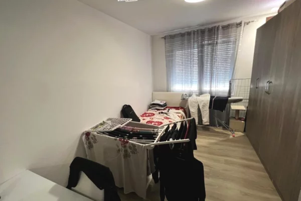 Shtepi me qera 2+1 ne Tirane - 130,000 Leke