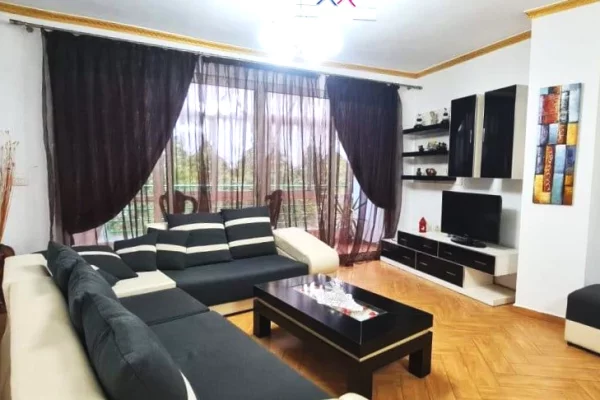 Shtepi me qera 2+1 ne Tirane - 620 Euro