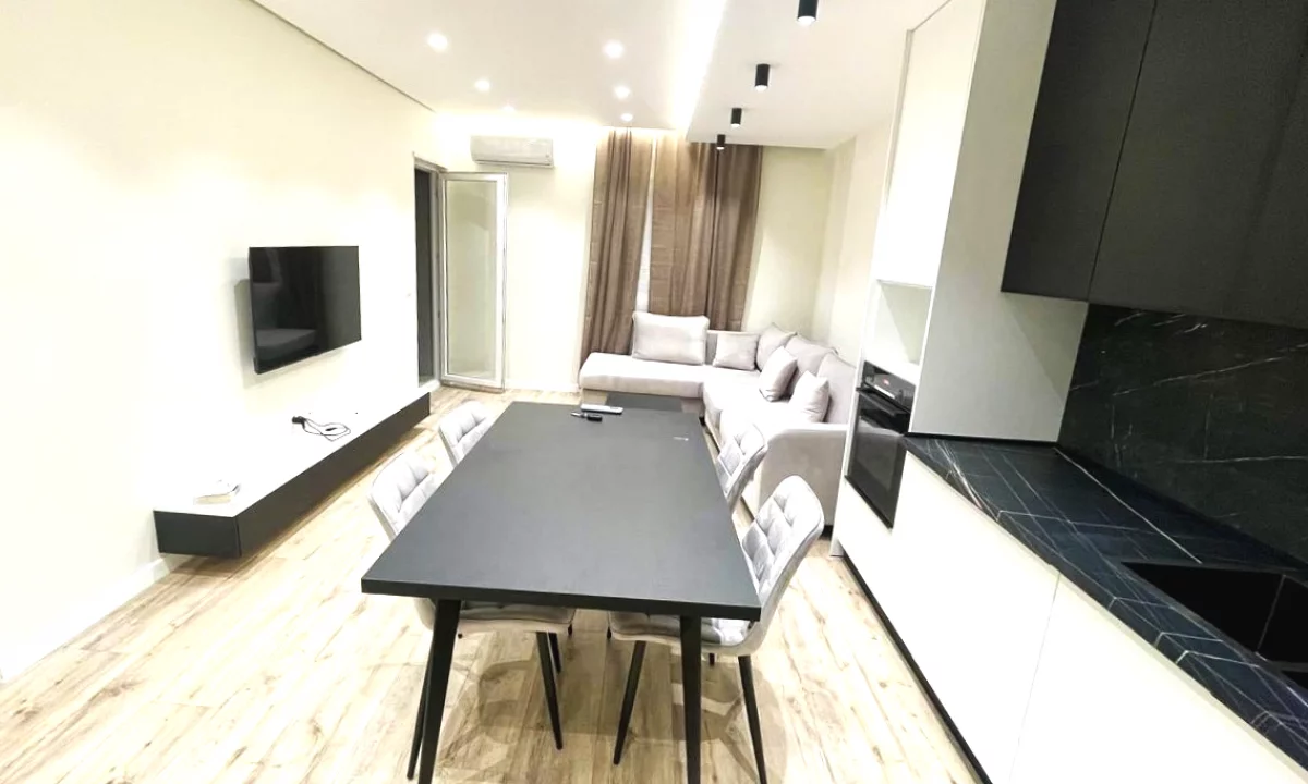 Shtepi me qera Apartament ne Tirane, 2+1, Mobilimi E mobiluar, Pagesa 600  Euro.