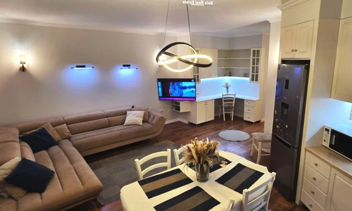 Shtepi me qera Apartament ne Tirane, 3+1, Mobilimi E mobiluar, Pagesa 1,000  Euro.