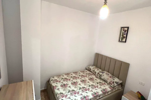 Shtepi me qera Apartament ne Tirane, 2+1, Mobilimi E mobiluar, Pagesa 625  Euro.