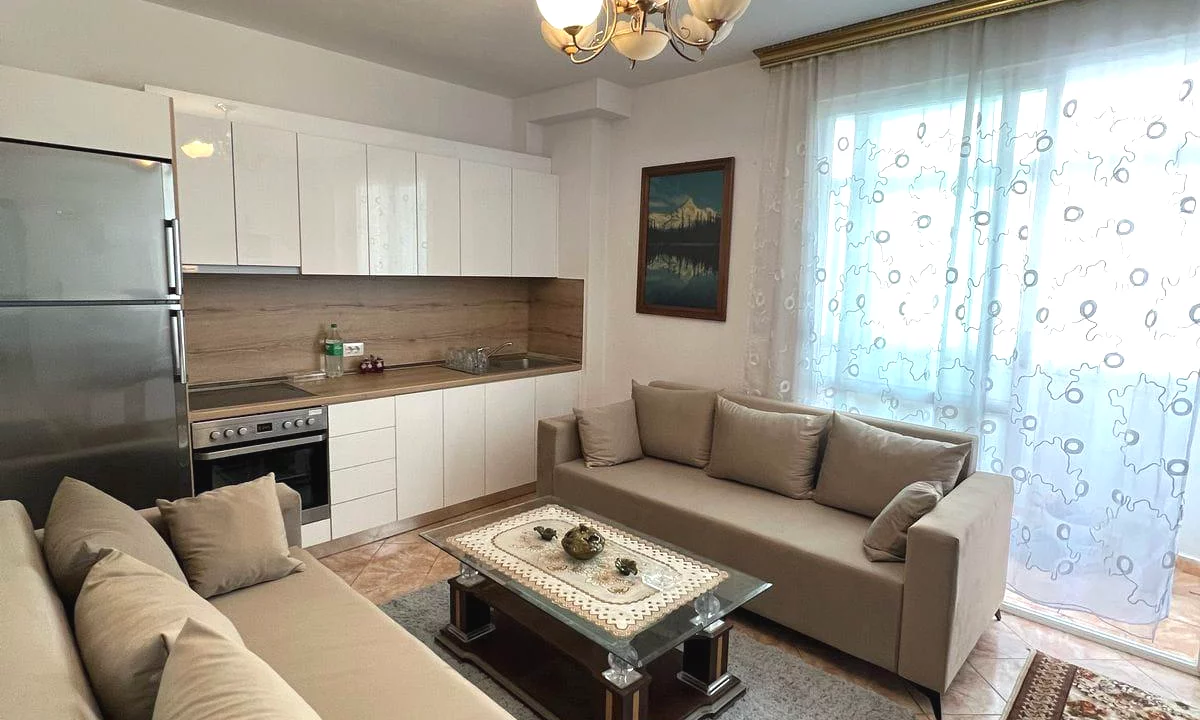 Shtepi me qera Apartament ne Tirane, 2+1, Mobilimi E mobiluar, Pagesa 625  Euro.
